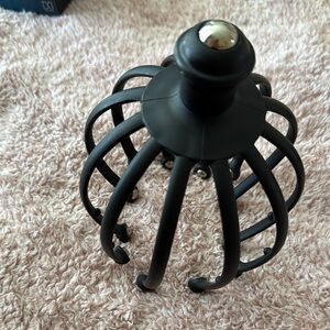 Black Scalp Massager
